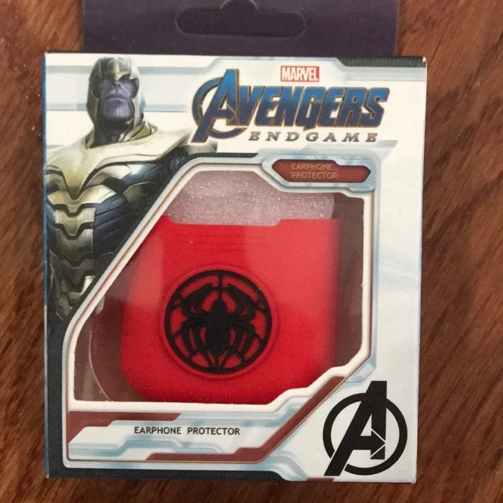 New Avengers airpod case and keychain